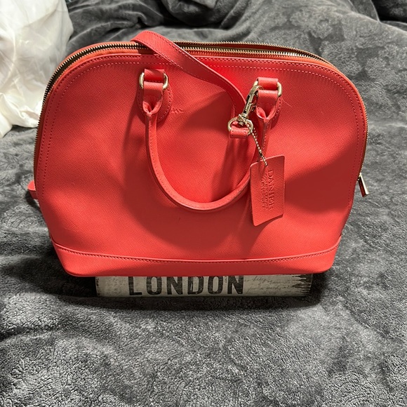 Danier leather bag - Picture 1 of 4